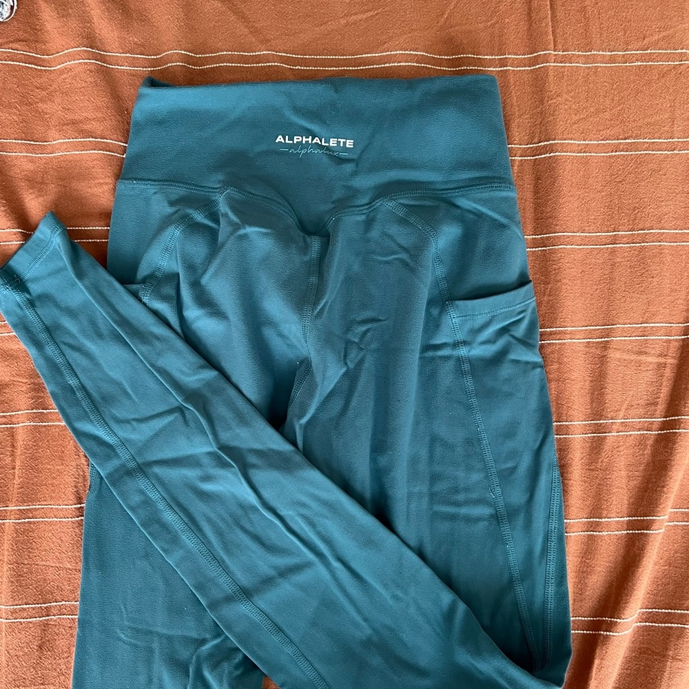 Alphalete leggings